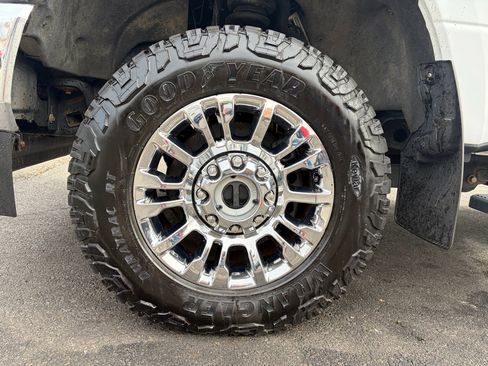 Used 2020 Ford F250 Lariat w/ Chrome Package image 16