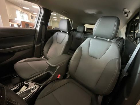 Used 2023 Buick Encore GX Select AWD/4WD image 11