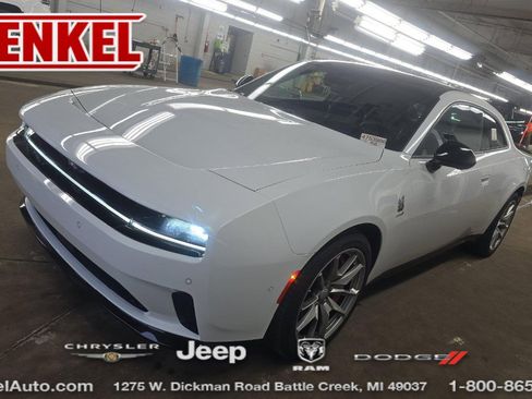 Used 2024 Dodge Charger Daytona Scat Pack w/ Plus Group image 1