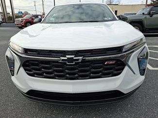 Certified 2025 Chevrolet Trax RS w/ Sunroof Package video 2