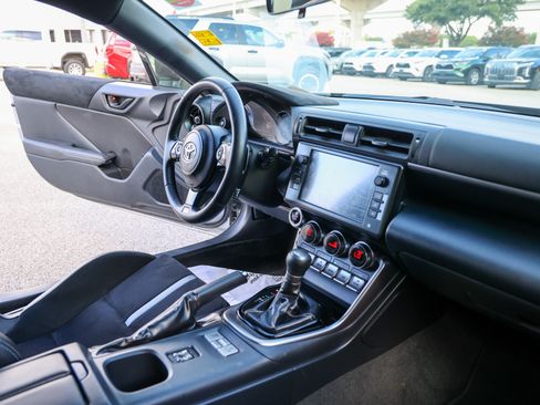 Used 2024 Toyota GR86 Premium RWD image 38
