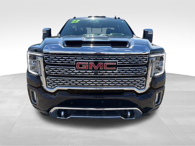 Used 2023 GMC Sierra 2500 Denali w/ Denali Black Diamond Edition AWD/4WD image 2