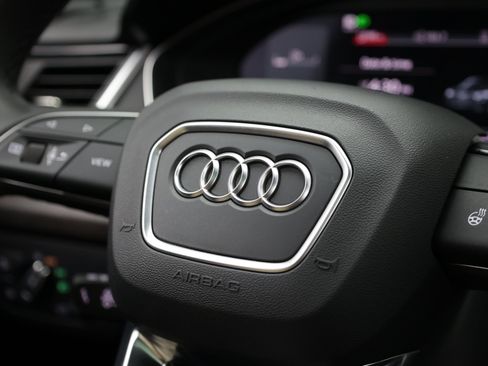Used 2023 Audi Q5 2.0T Premium Plus w/ Premium Plus Package AWD/4WD image 33