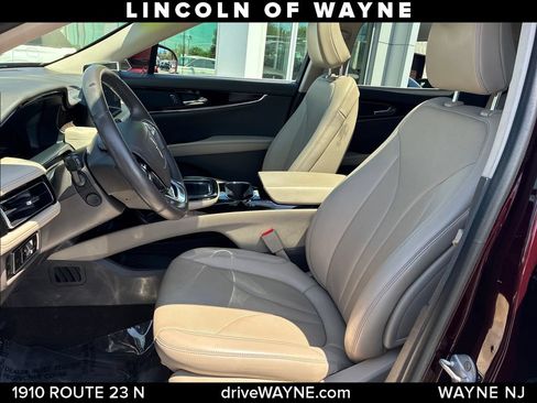 Used 2023 Lincoln Nautilus Reserve AWD/4WD image 12