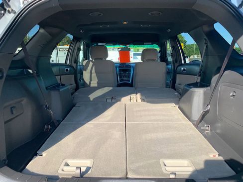 Used 2013 Ford Explorer 4WD w/ Class III Trailer Tow Pkg image 32