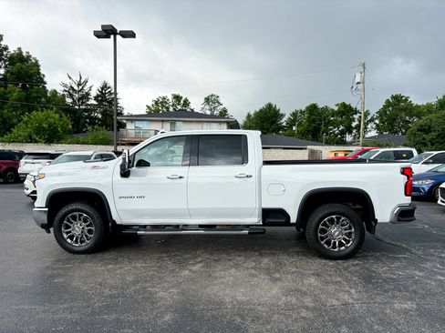 Used 2026 Chevrolet Silverado 2500 LTZ w/ LTZ Premium Package AWD/4WD image 9