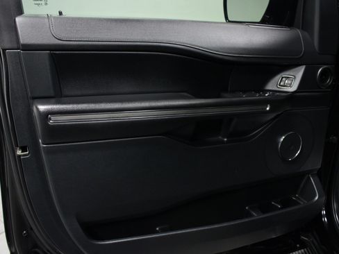 Used 2020 Ford Expedition XLT w/ Equipment Group 202A RWD image 11