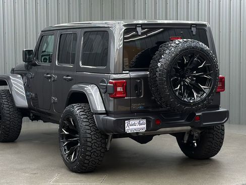 Used 2025 Jeep Wrangler Unlimited Sahara w/ Safety Group AWD/4WD image 3