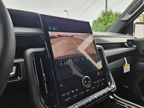 New 2026 GMC Yukon XL AT4 w/ AT4 Premium Plus Package AWD/4WD image 16
