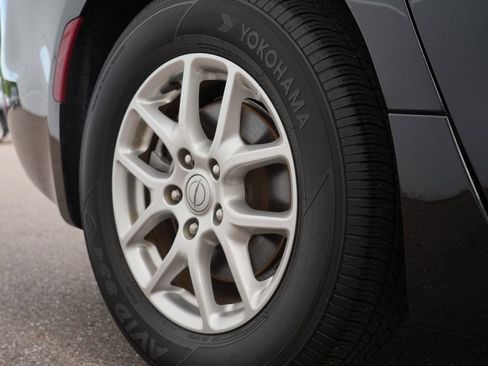Used 2025 Chrysler Pacifica Select FWD image 29