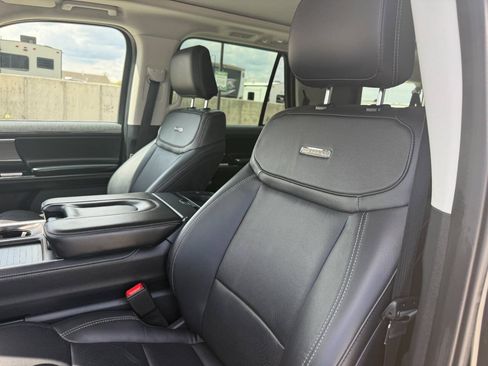 Used 2025 Ford Expedition Max Platinum AWD/4WD image 18