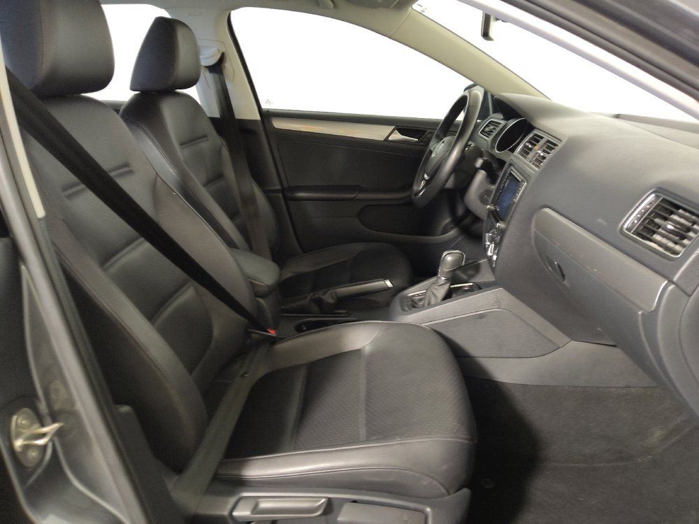 Used 2017 Volkswagen Jetta SE FWD image 21
