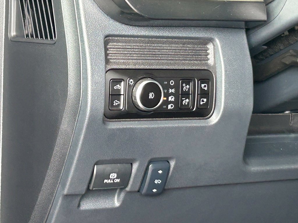 New 2026 Ford F250 Lariat w/ Black Appearance Package AWD/4WD image 39