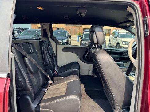 Used 2019 Dodge Grand Caravan SXT FWD image 10