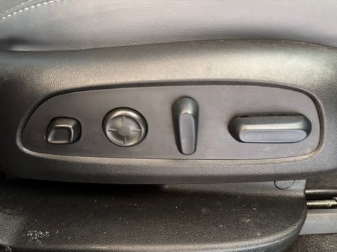 Used 2024 Buick Enclave Premium image 31