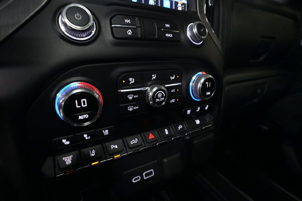 Used 2021 GMC Sierra 3500 Denali w/ Denali Ultimate Package AWD/4WD image 19