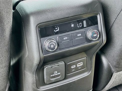 Used 2022 GMC Acadia SLE w/ Driver Convenience Package FWD image 27