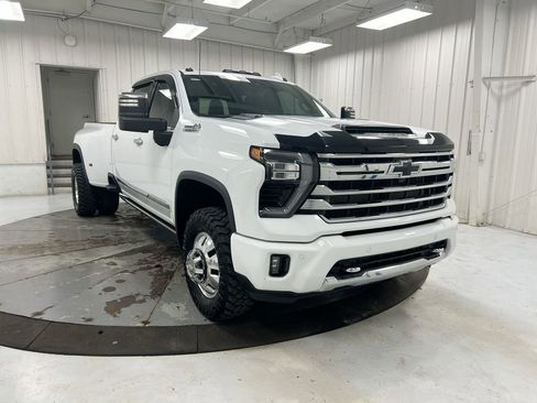 Used 2024 Chevrolet Silverado 3500 High Country w/ High Country Premium Package AWD/4WD image 10