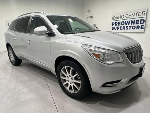 Used 2017 Buick Enclave Convenience image 2