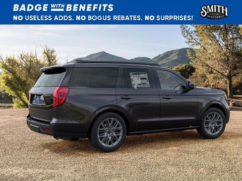 New 2027 Ford Expedition Platinum w/ Stealth Appearance Package AWD/4WD image 7