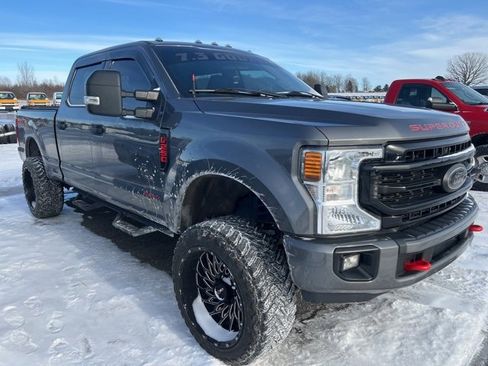 Used 2022 Ford F250 XLT w/ Black Appearance Package image 2