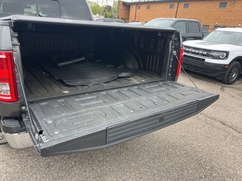 Used 2016 Ford F150 XLT w/ Equipment Group 302A Luxury AWD/4WD image 17
