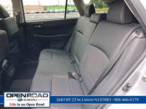 Used 2019 Subaru Outback 3.6R Limited AWD/4WD image 22