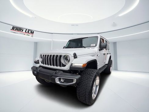 New 2025 Jeep Wrangler Sahara image 5