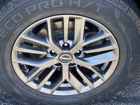 Used 2023 Nissan Rogue S AWD/4WD image 25