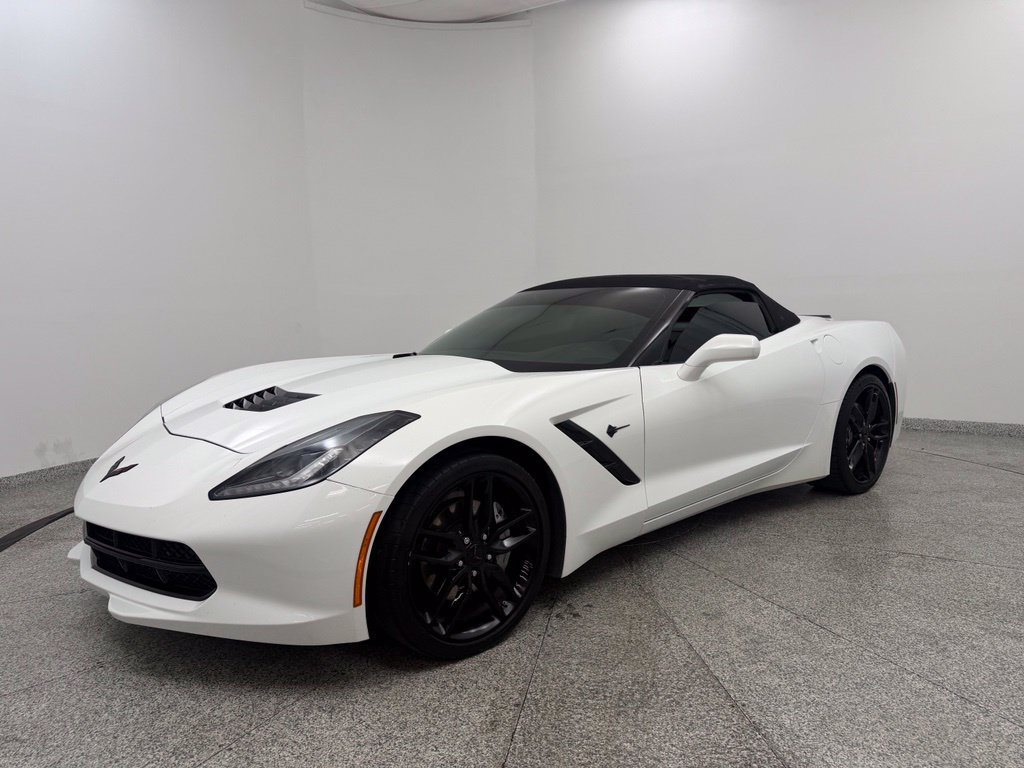 Used 2019 Chevrolet Corvette Stingray Convertible w/ Carbon Flash Badge Package RWD image 3