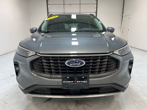 Used 2024 Ford Escape SE image 12