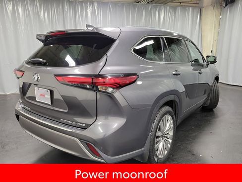 Used 2023 Toyota Highlander Platinum image 8