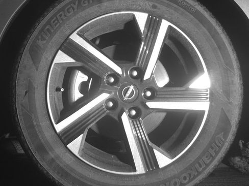 Used 2025 Nissan Sentra SV image 12