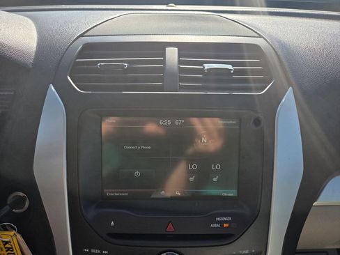 Used 2013 Ford Explorer XLT AWD/4WD image 29