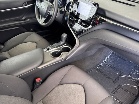 Used 2022 Toyota Camry LE FWD image 14