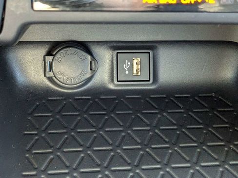 Used 2025 Toyota RAV4 XLE w/ Convenience Package FWD image 24