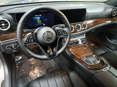 Certified 2023 Mercedes-Benz E 350 4MATIC Sedan image 18