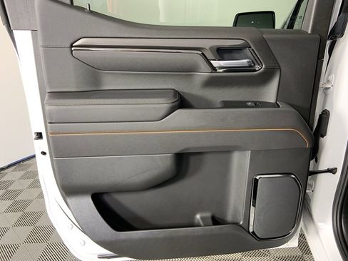 Used 2025 GMC Sierra 1500 AT4 w/ Technology Package image 28