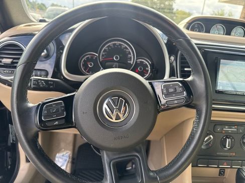 Used 2014 Volkswagen Beetle TDI image 15