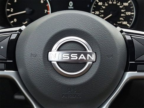 New 2025 Nissan Altima 2.5 SR image 15