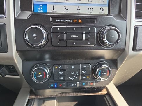 Used 2019 Ford F250 Lariat w/ Chrome Package AWD/4WD image 16