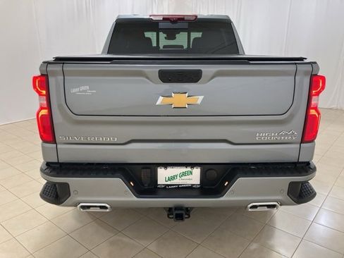 Used 2024 Chevrolet Silverado 1500 High Country w/ Technology Package image 4