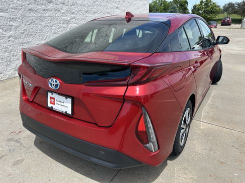 Certified 2018 Toyota Prius Prime Premium FWD image 6
