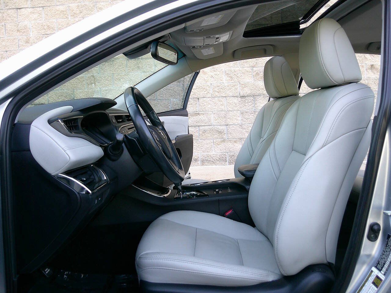 Used 2018 Toyota Avalon Touring w/ Protection Package FWD image 8