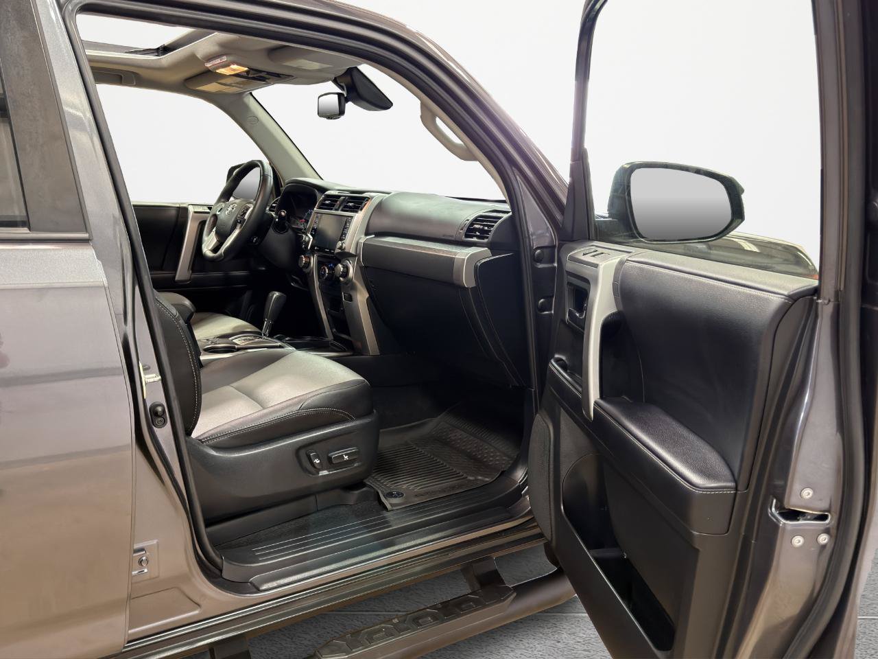 Used 2022 Toyota 4Runner SR5 Premium RWD image 34