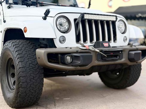 Used 2017 Jeep Wrangler Sahara image 5