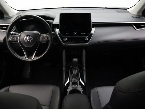 Certified 2025 Toyota Corolla Cross XLE FWD image 24