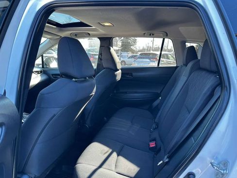 Used 2022 Toyota Corolla Cross LE w/ Moonroof Package image 17