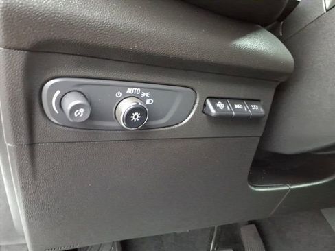 Used 2022 Buick Envision Avenir w/ Technology Package II image 29