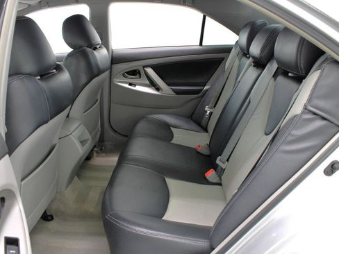 Used 2010 Toyota Camry SE image 38